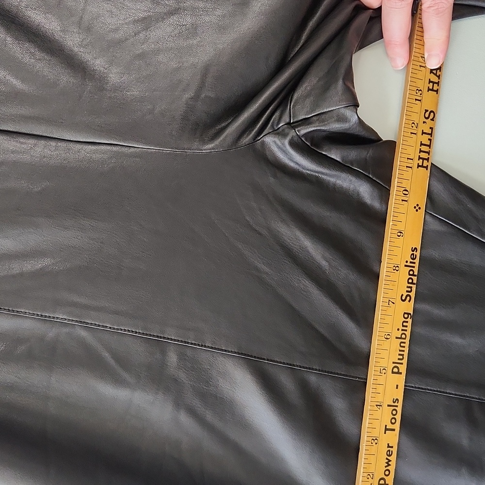 Faux Leather Black Leggings - Picture 10 of 11
